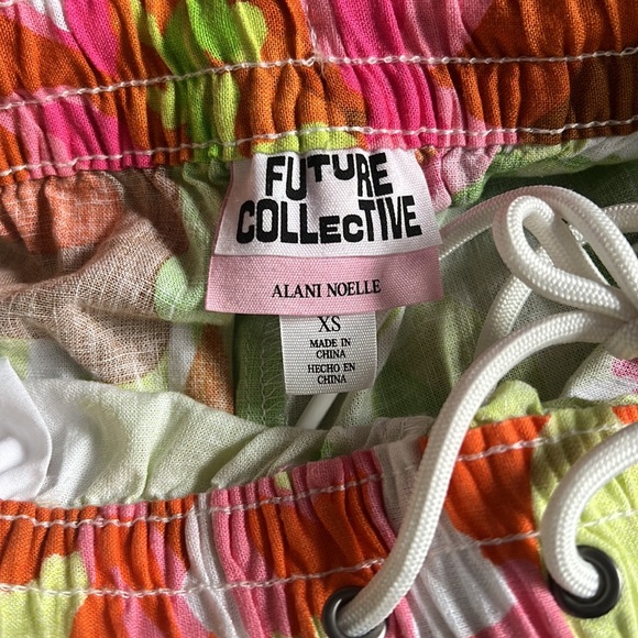 Future Collective Linen Blend Colorful Floral Shorts Size Small - Picture 4 of 8